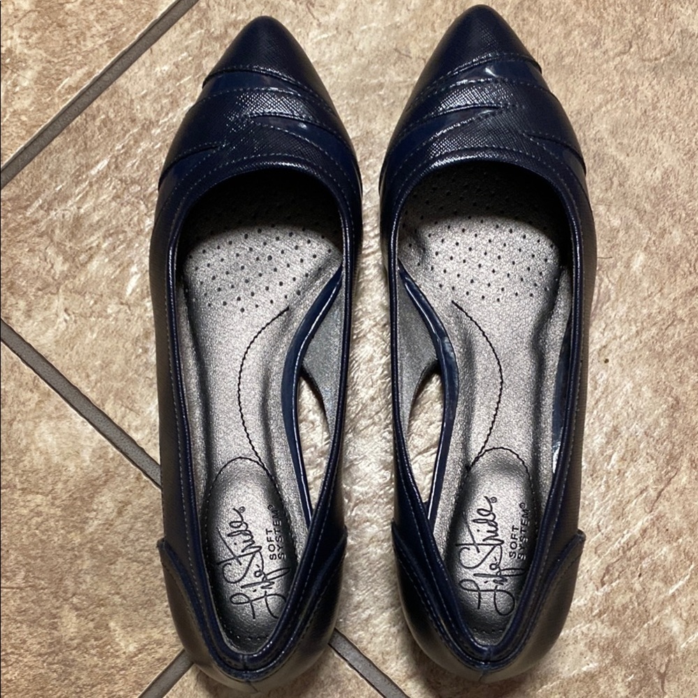 Life Stride Navy Blue 7.5 Flats with Perforated Insole